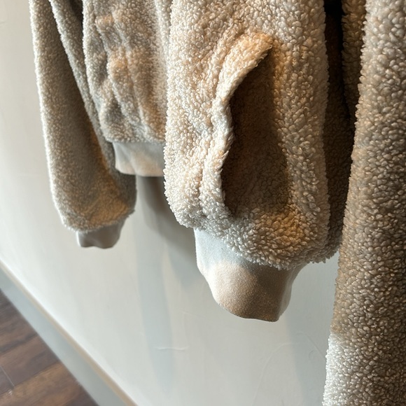 FABLETICS reversible blue and cream Sherpa jacket size Large - Picture 9 of 10